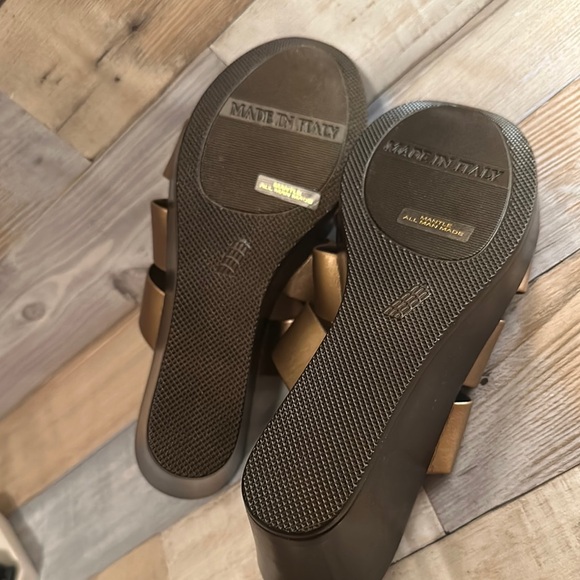 Italian Shoemakers Brown Wedge Sandals with Straps NEW - Picture 4 of 4